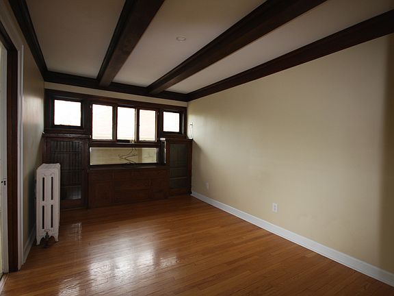 4th image of 623 Vine Ave APT 2R