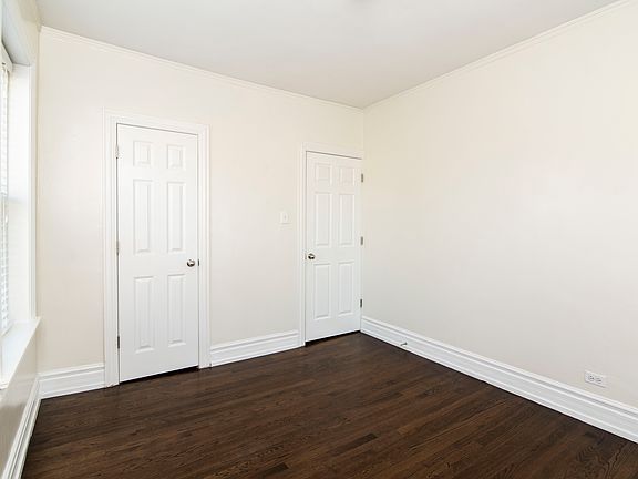 3rd image of 3819-3823 N Greenview Ave #1EA