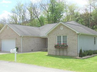 100 Country Oaks Drive, BANNER, KY 41603