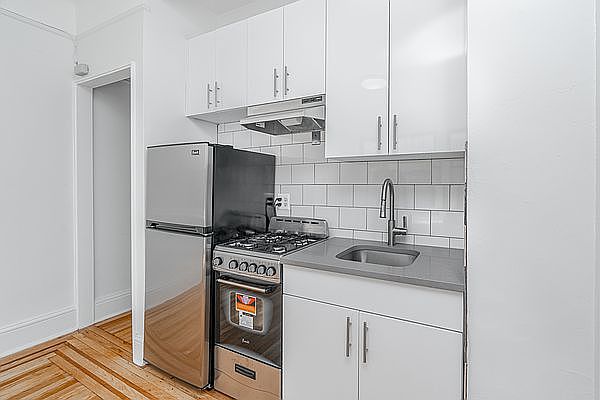 1st image of 3119 33rd St #19