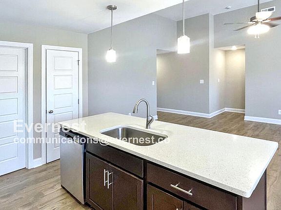 4th image of 142 Ardell Dr