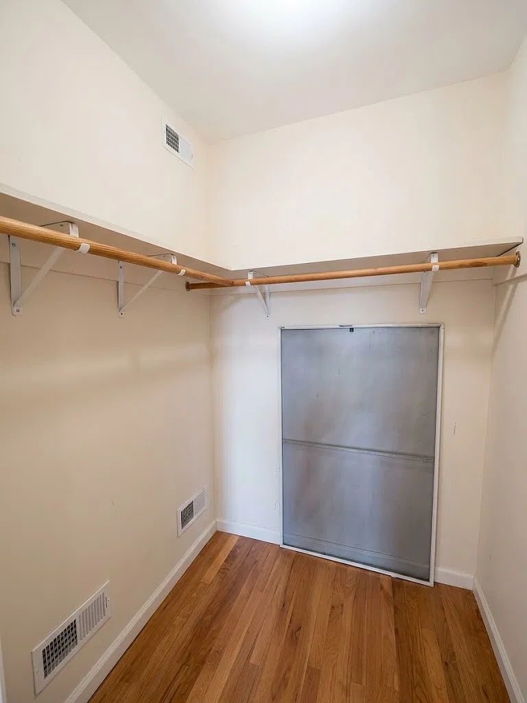 4 bed, $2,900 — Photo 3
