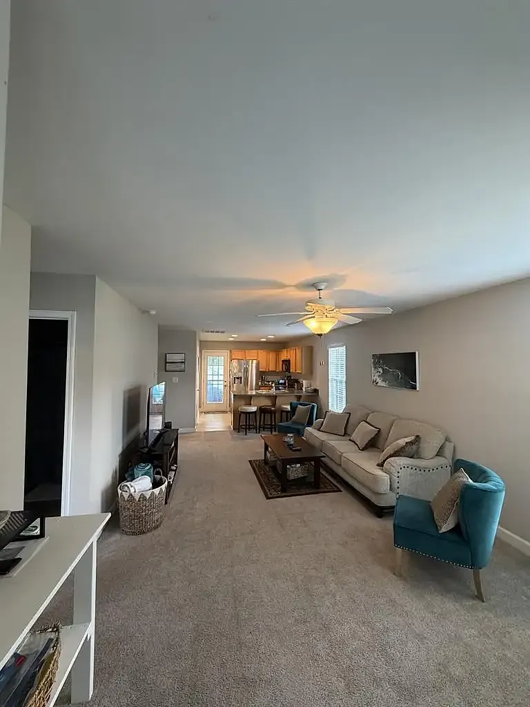 3 bed, 1135 sqft, $750 — Photo 2