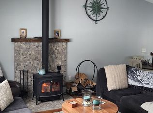 5 Crockett Rd, Raymond, ME 04071