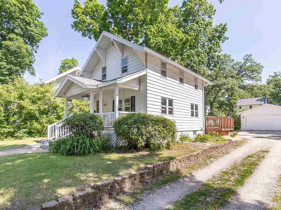 1922 Rainbow Dr, Cedar Falls, IA 50613 Zillow
