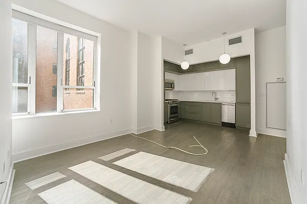 Rented by RELO REDAC INC. | media 10