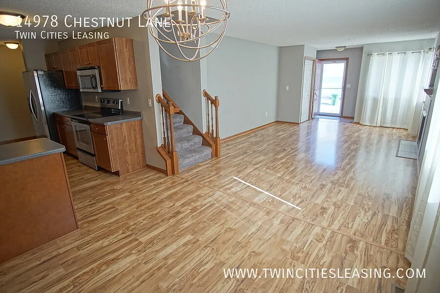 Beautiful Townhome! — Photo 3