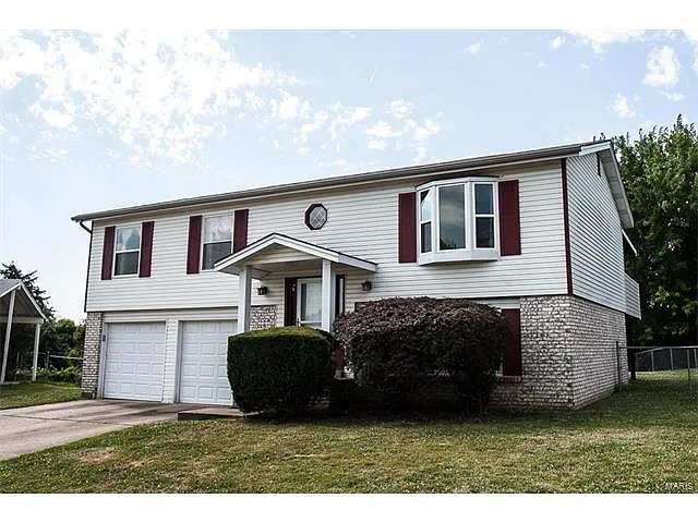2566 Millvalley Dr photo 1