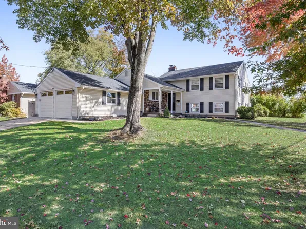 205 Barclay Ln, Cherry Hill, NJ 08034