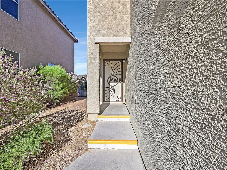 7912 Ivy Run St — Photo 2