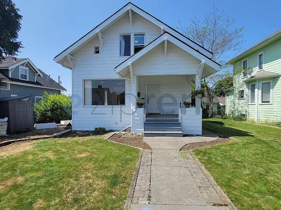718 Hazelwood Rd