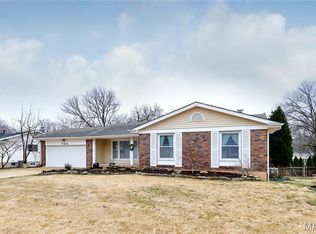 724 Le Manns Dr, Ballwin, MO 63021