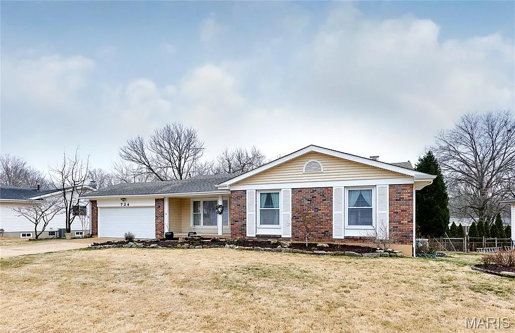 724 Le Manns Dr photo 1