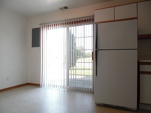 3rd image of 951 Fotis Dr APT 3