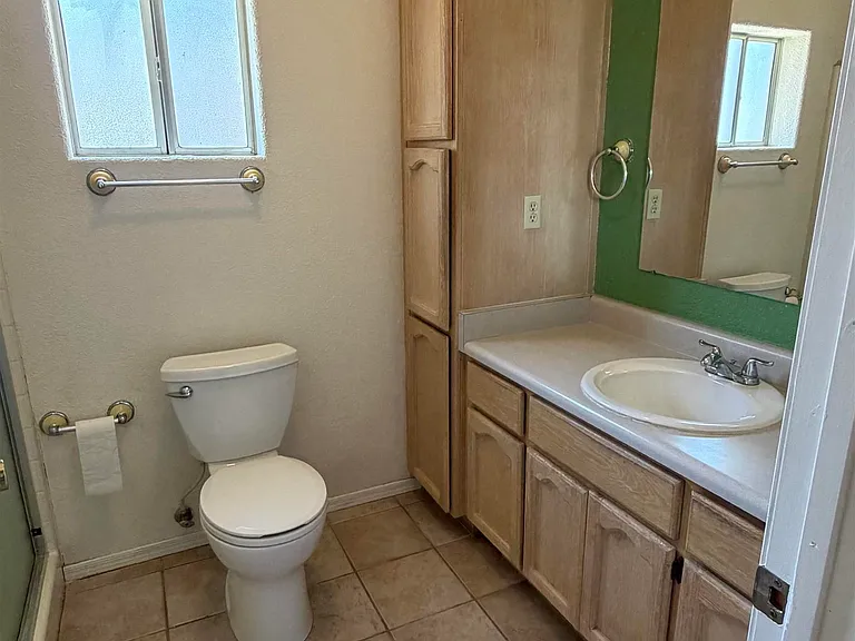 804 S Dora Ave — Photo 8