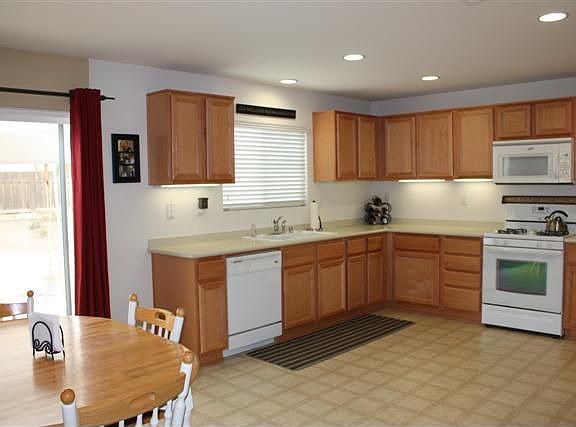 4th image of 52996 Astrid Way