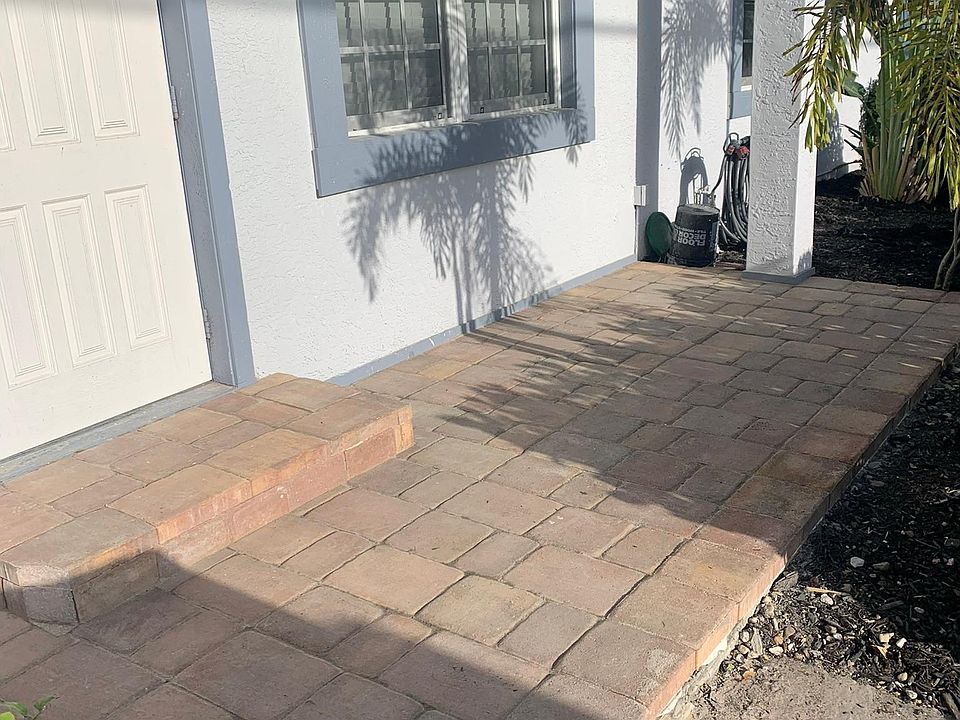 1st image of 2702 NE 9th Ave #3