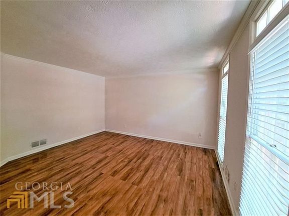 5th image of 1832 Skidmore Cir