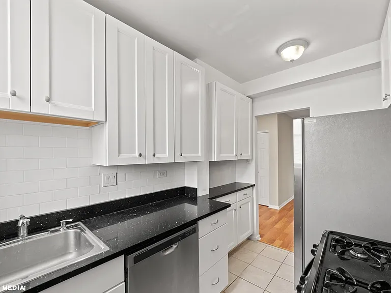 3606 W Dickens Ave #2W — Photo 6