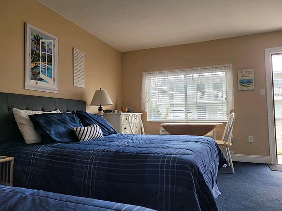3rd image of 900 Wesley Ave #109