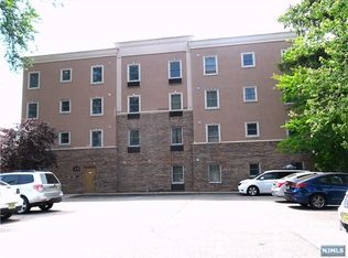 24 S William St #401, Bergenfield, NJ 07621