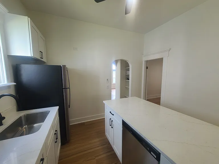 35 E Woodrow Ave — Photo 8