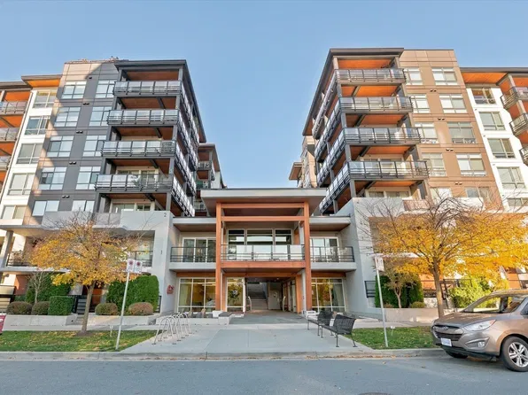 108 E 8th St #311, North Vancouver, BC V7L 0H1