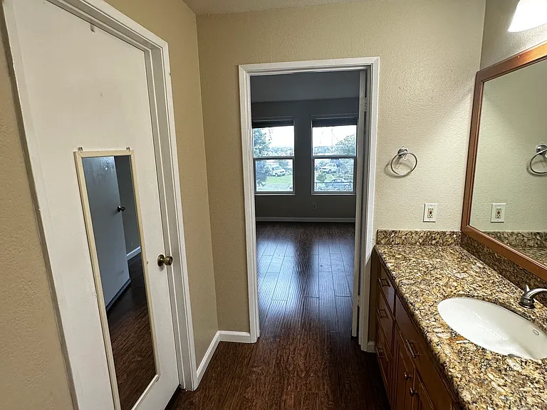675 Newbury Ln #142 — Photo 9