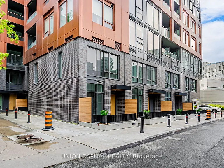 28 Eastern Ave #Townhouse 109 — Photo 3