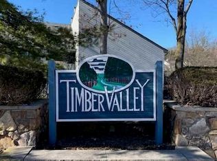 127 Magnolia Rd, Ramsey, NJ 07446