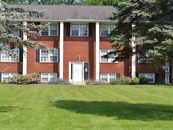 2nd image of 218 Idlewood Blvd