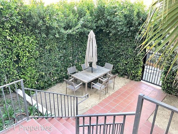2nd image of 937 Wilcox Ave APT 8