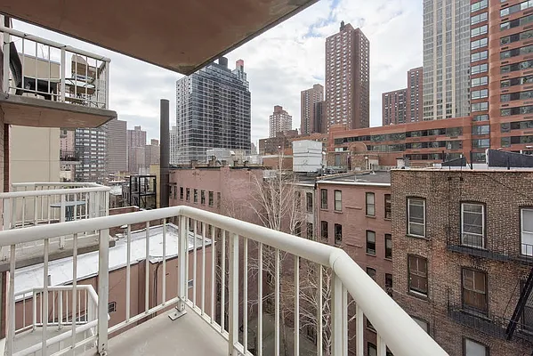 Rented by REAL New York | media 12