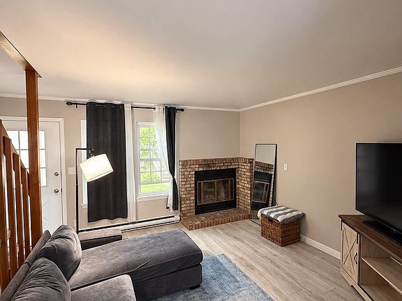 4th image of 3200 Azalea Dr APT S4