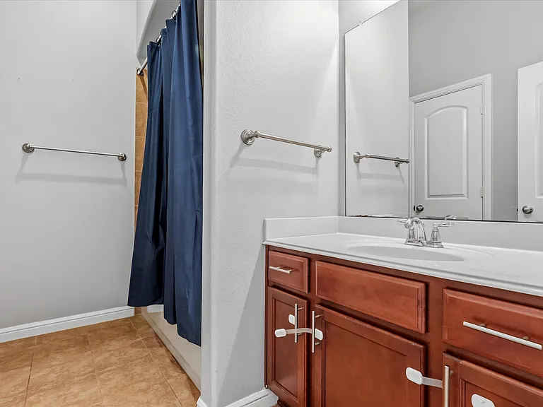 4114 Lee Hutson Dr — Photo 28
