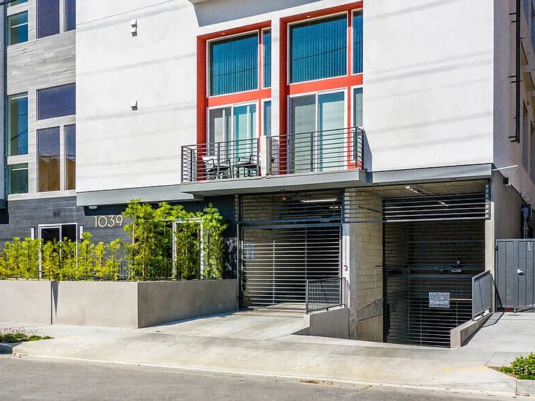 Lido Apartments - 1039 S Hobart — Photo 24