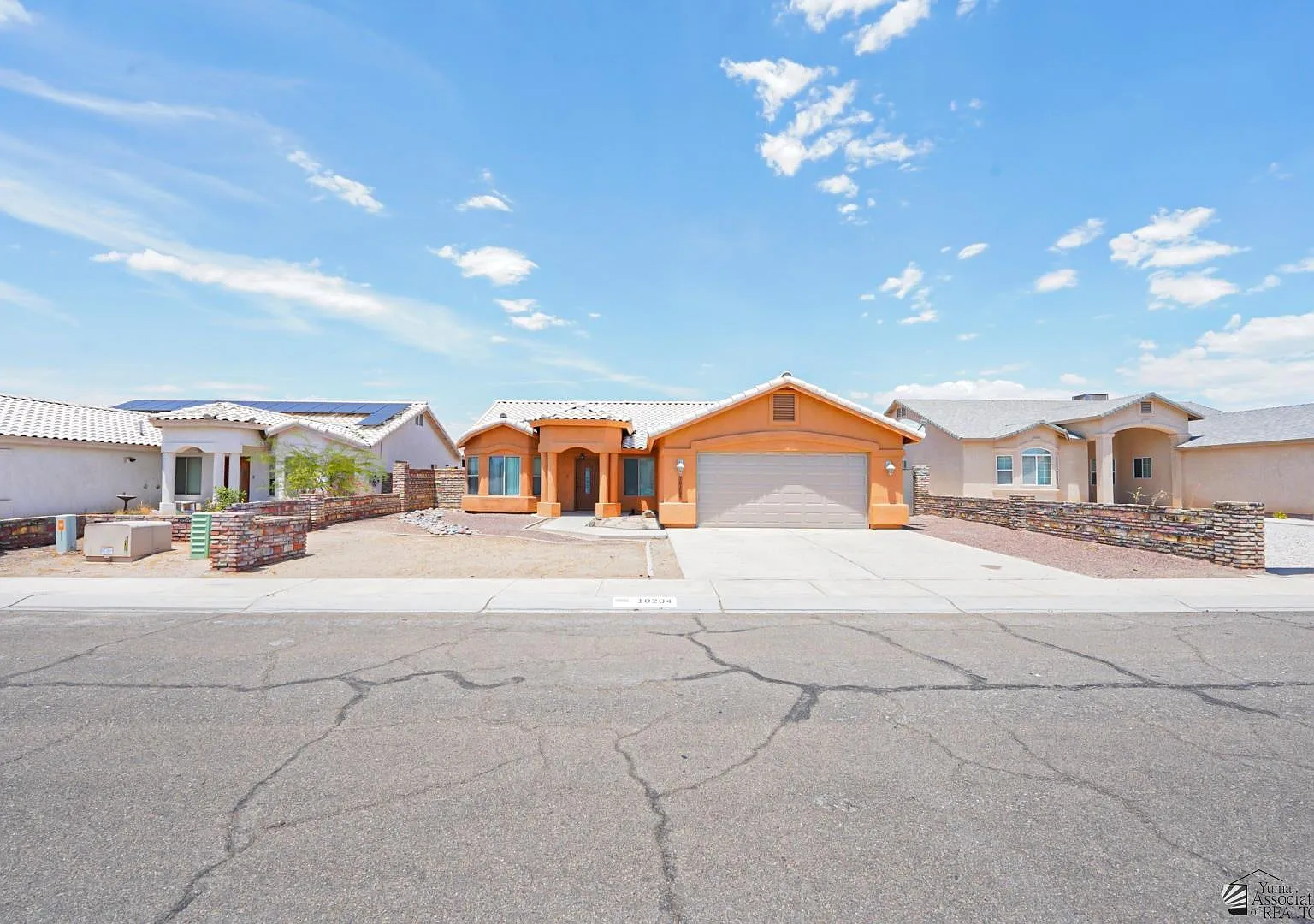 3 bed, 2.0 bath, 1739 sqft, $1,800 — Photo 1