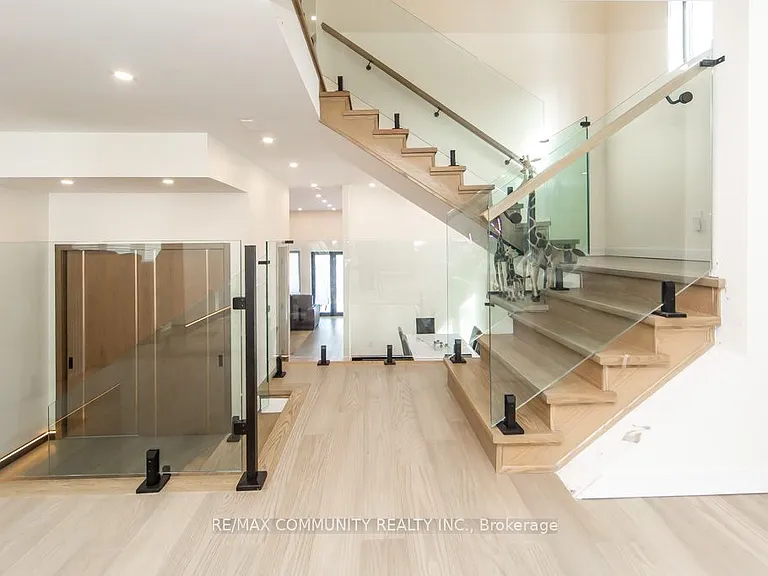 475 Wilson Rd N — Photo 24