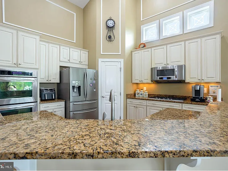 714 Monarchos Dr — Photo 5