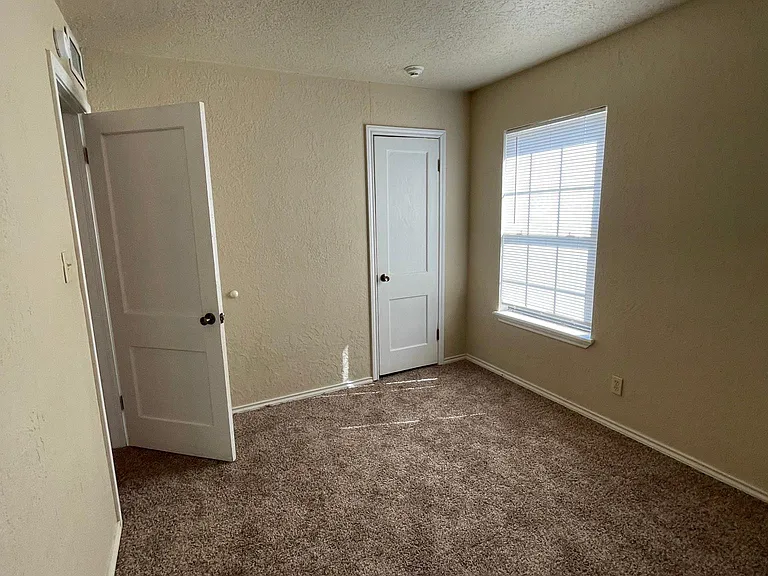 1106 NW Columbia Ave #9 — Photo 9