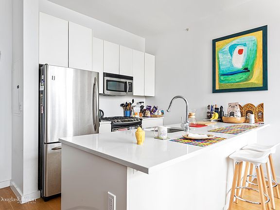 4th image of 189 Schermerhorn St APT 25H