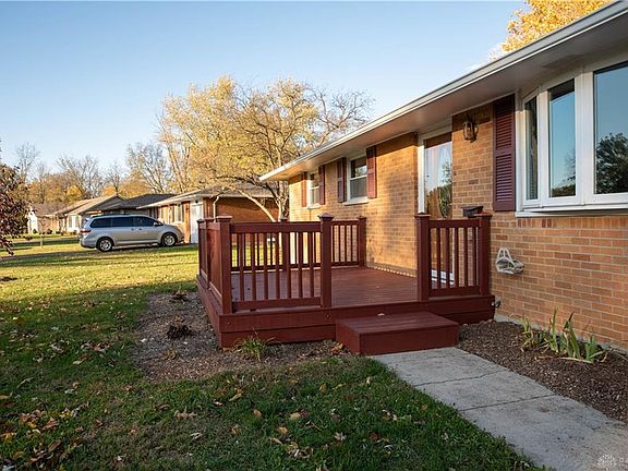 3rd image of 137 Cedar Dr