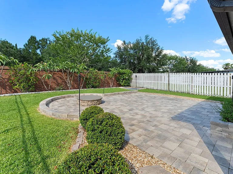 15321 Harrowgate Way — Photo 22