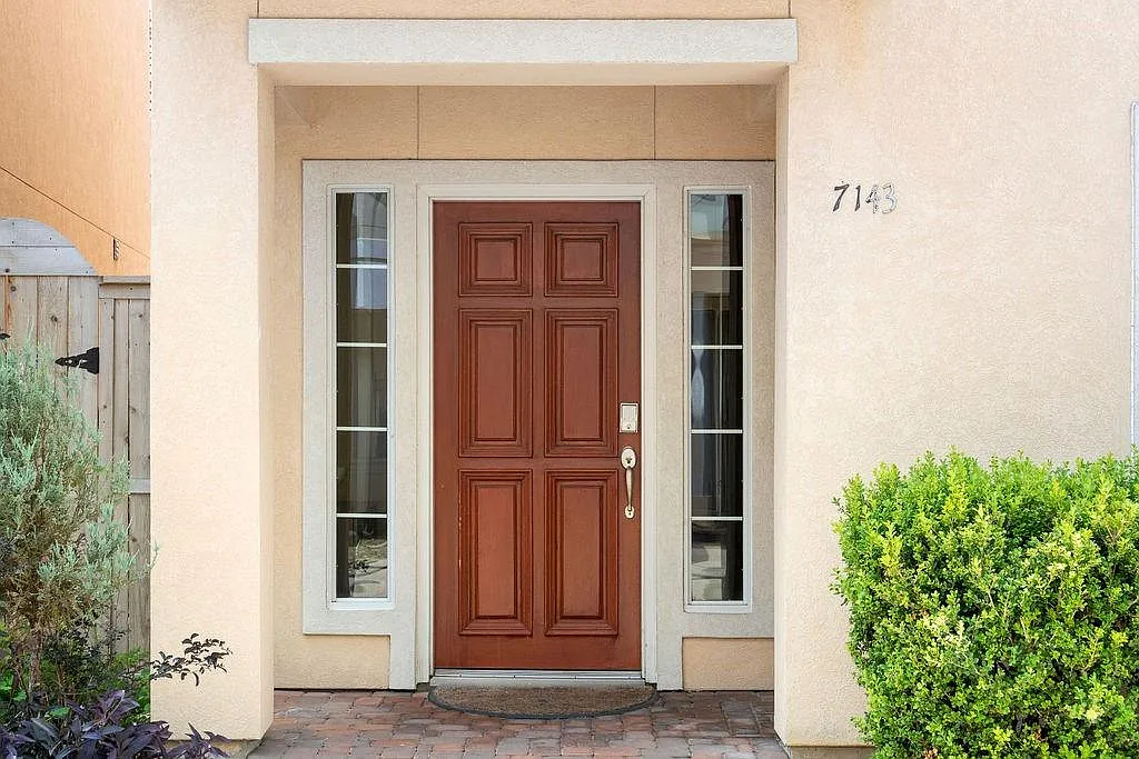 3 bed, 2.5 bath, 2646 sqft, $2,600 — Photo 3