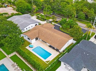 1850 NE 199th St, Miami, FL 33179