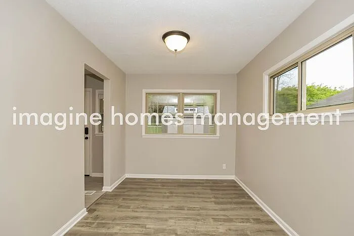 3 bed, 1.0 bath, 918 sqft, $1,650 — Photo 3
