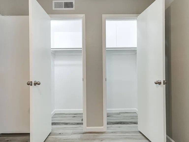 Paso Norte Apartments — Photo 22