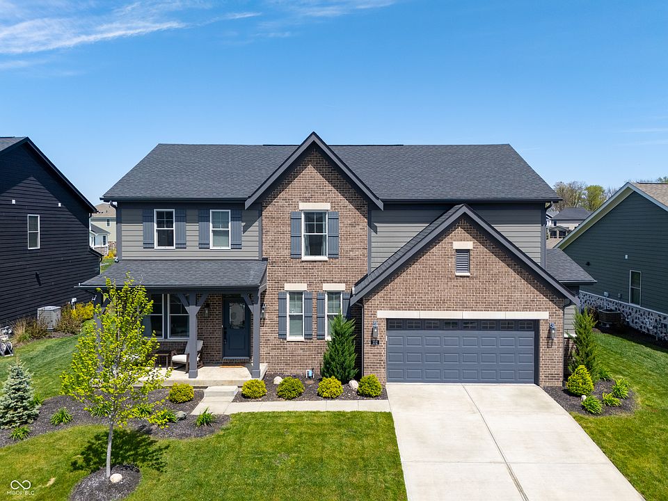 1st image of 132 Oakhurst Way