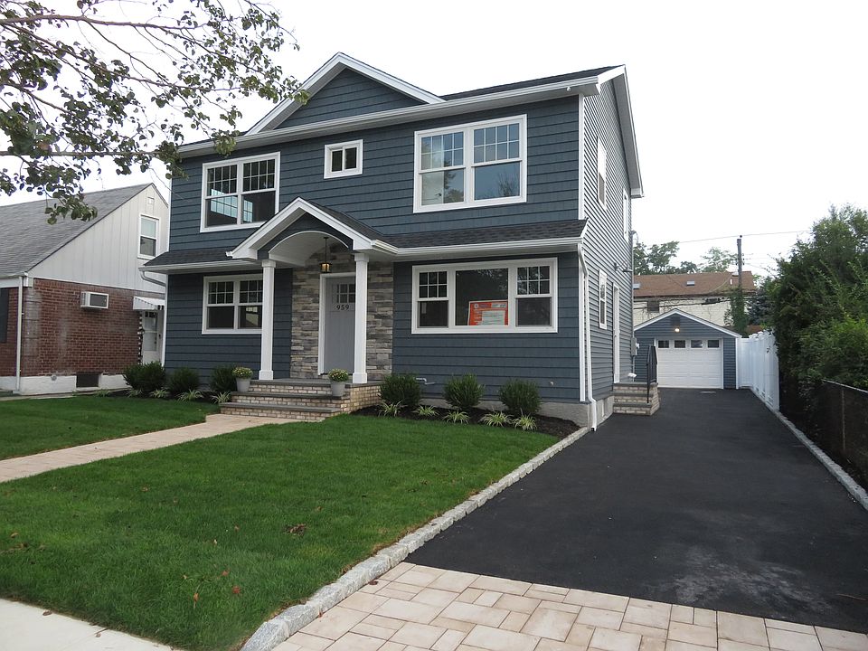 1st image of 959 Center Dr