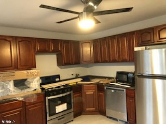 5th image of 88 Carnegie Ave